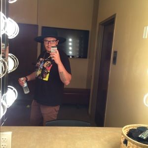 Meet your Posher, Jay